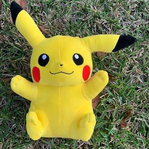 Jumbo Pikachu